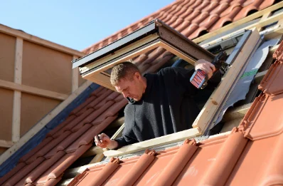 Pose de fenêtres de toit Velux à la Roque-Baignard